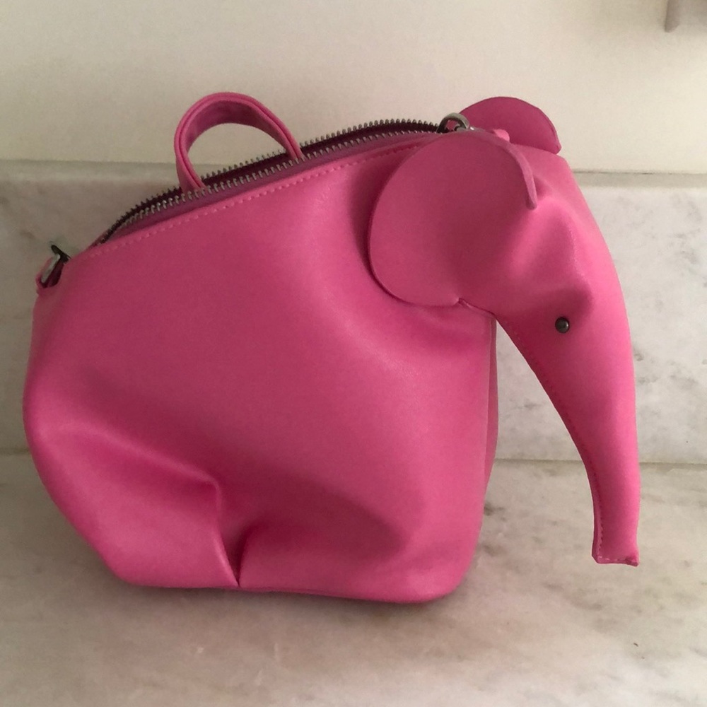 Pink leather elephant purse w zip top